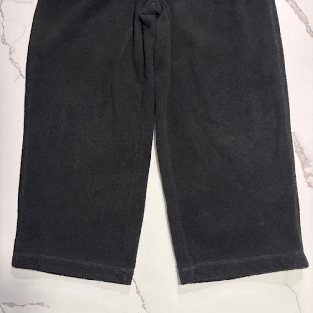 The Children’s Place Boys Black Fleece Pants Off White Long Sleeve T shirt 4